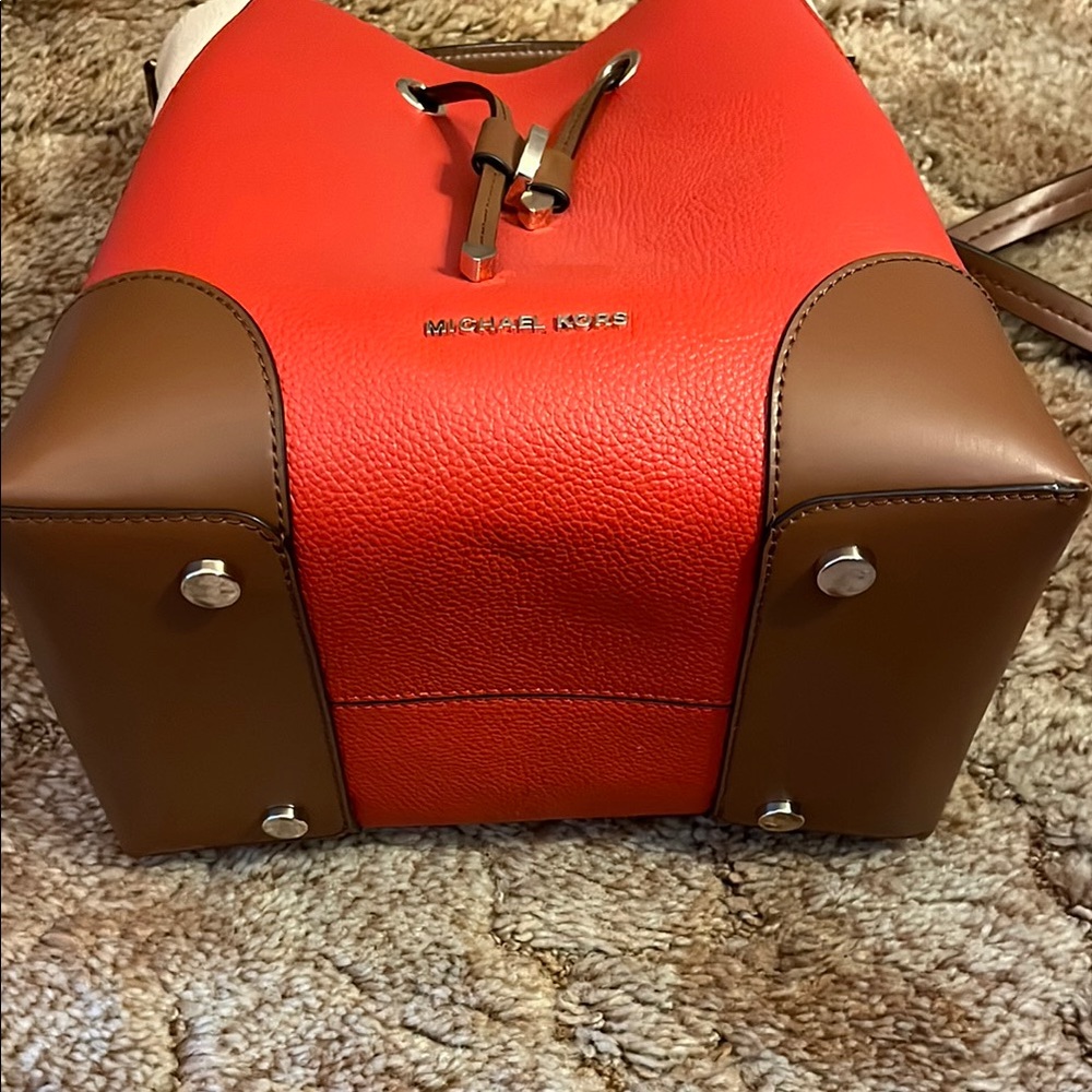 HP 🎉 Michael Kors Red and Brown Bucket Bag - Picture 6 of 6